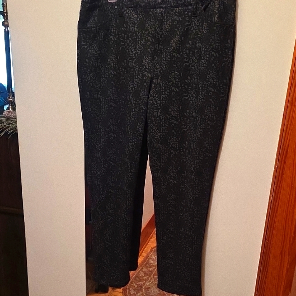 Chico's Black and Gray Patterned Knit  Jeans Size  Chicos Size 3 R